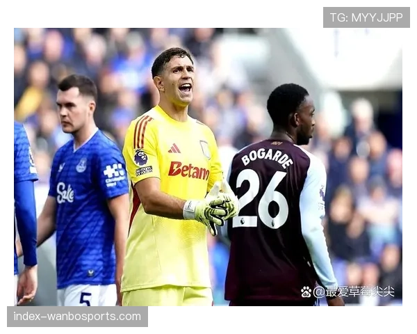 维拉前锋桑乔与中场卡马拉伤缺 进攻组织受影响